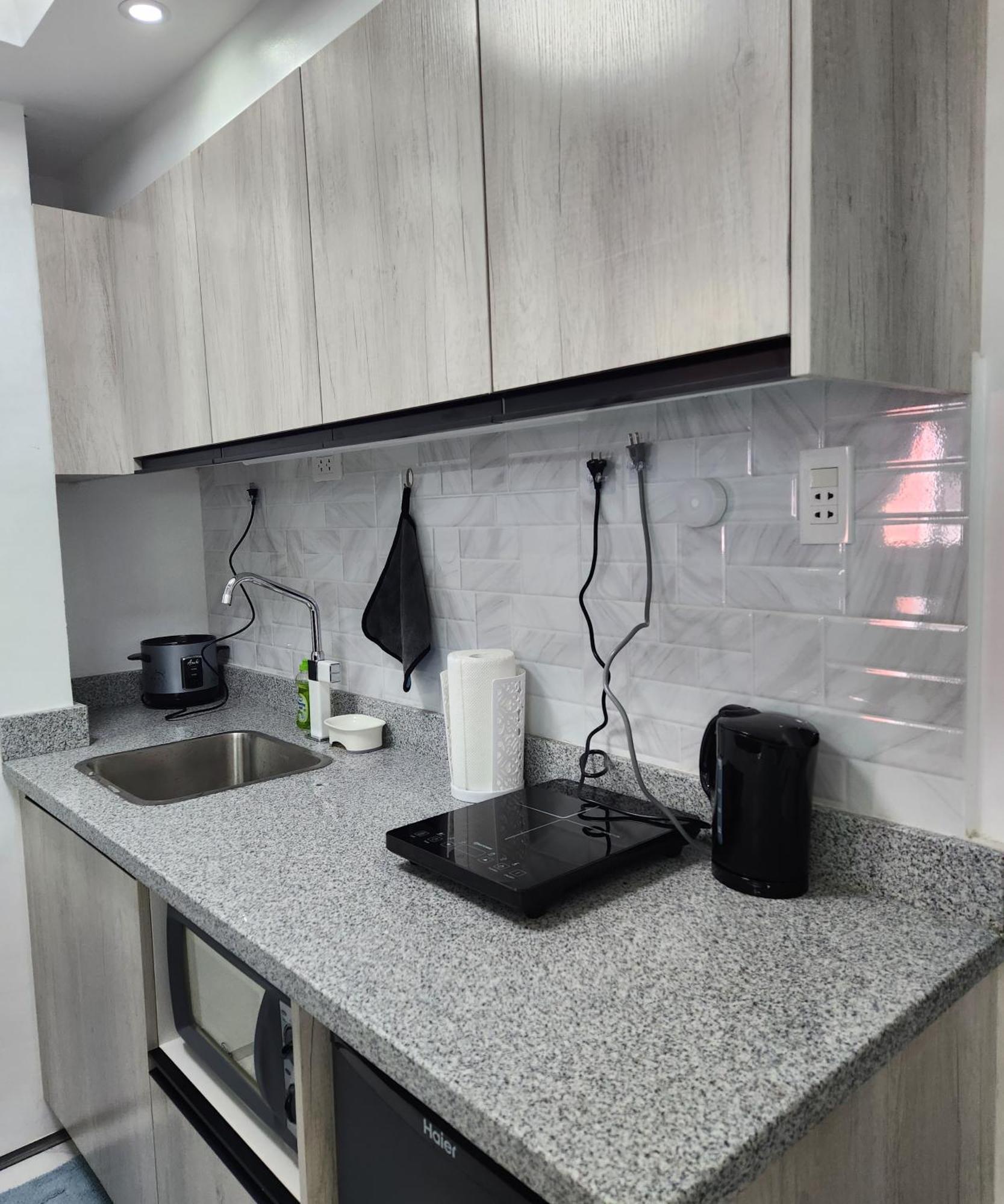 Condo Azur Suites B207 Near Airport, Netflix, Stylish, Cozy With Swimming Pool Lapu-Lapu City Exterior photo